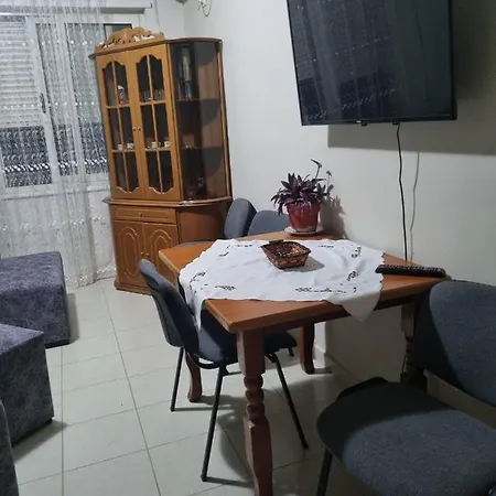 Apartment Freskia Complex Golem *